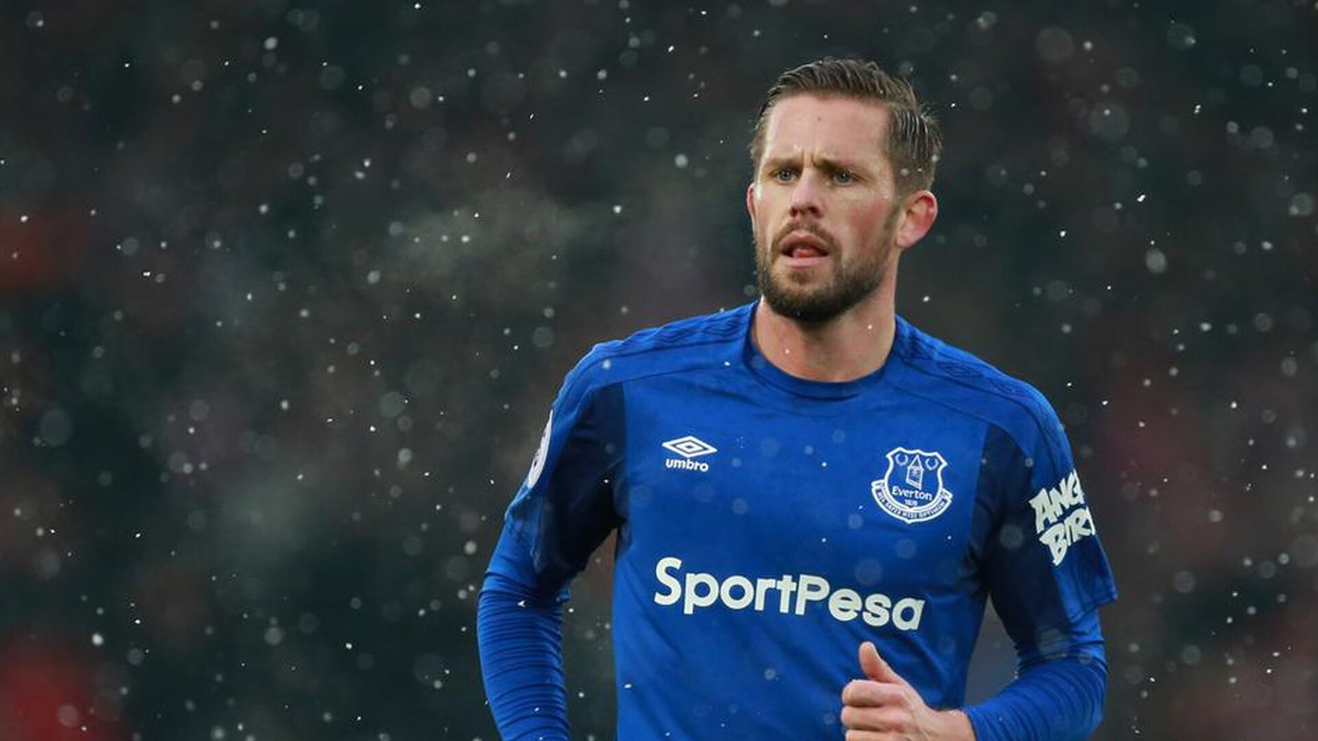 骑士碾压四川队，乔治扛起全队，一场团队与领袖的完美交响